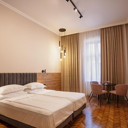 Bloom Downtown Suites Cluj-Napoca Exterior photo