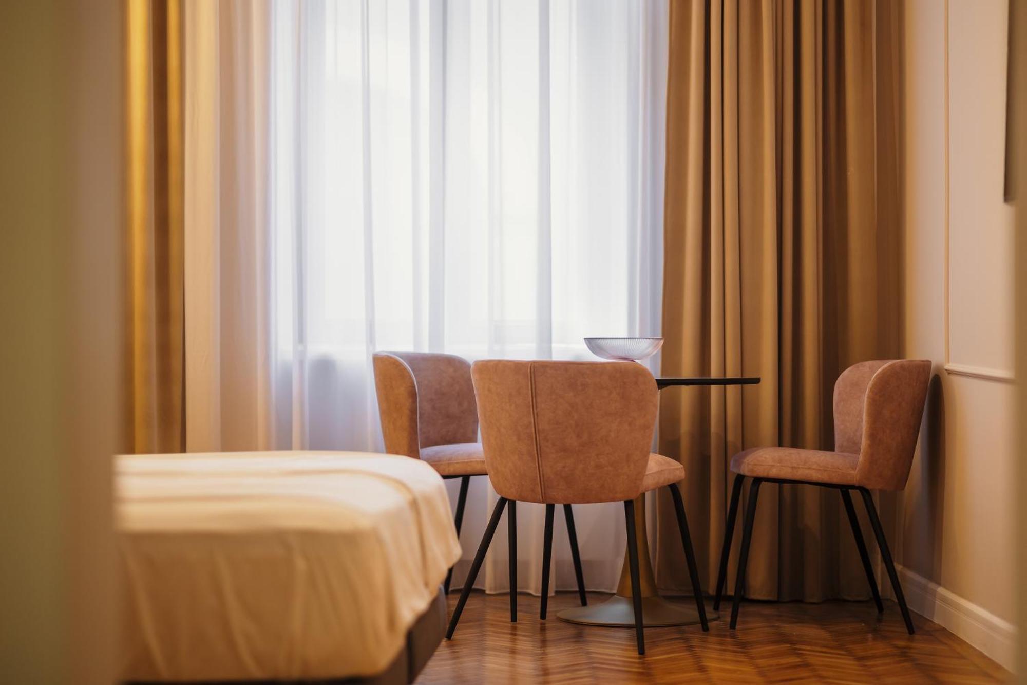 Bloom Downtown Suites Cluj-Napoca Exterior photo