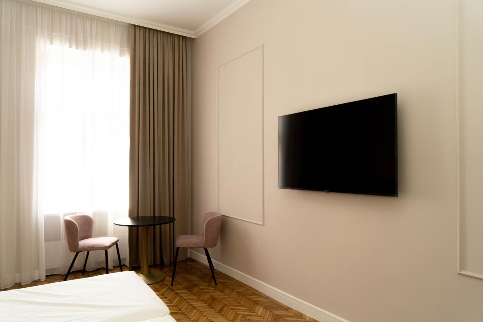Bloom Downtown Suites Cluj-Napoca Exterior photo