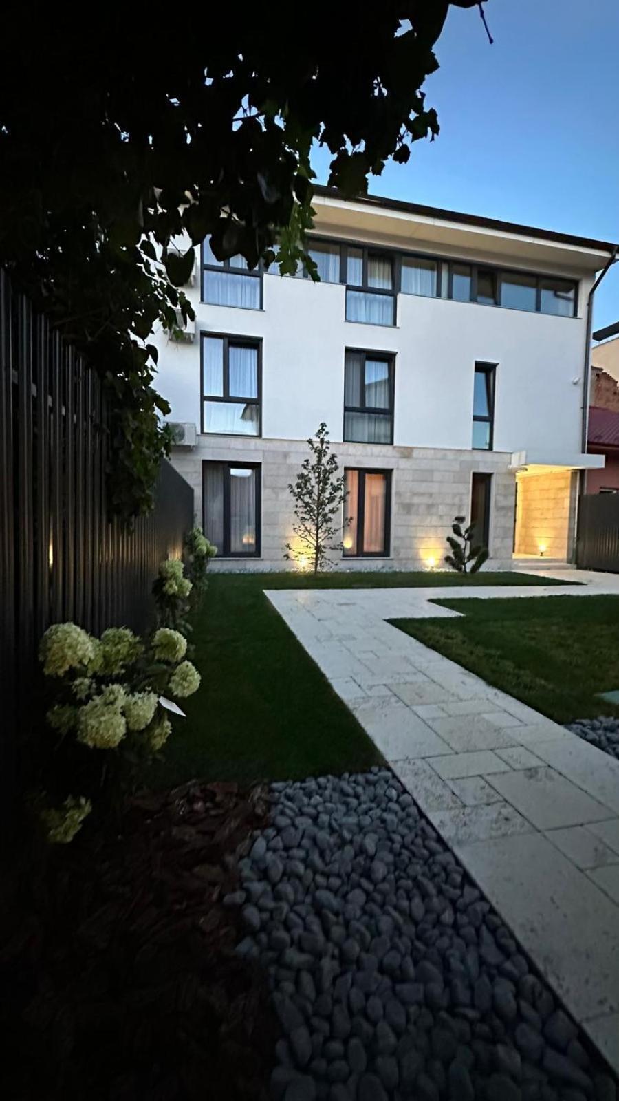Bloom Downtown Suites Cluj-Napoca Exterior photo